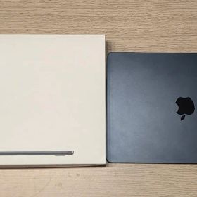 極美品MacBook Air M2 ミッドナイト 便利なスタンド＆60W充電器付