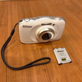 Nikon COOLPIX クールピクス S33 ジャンク