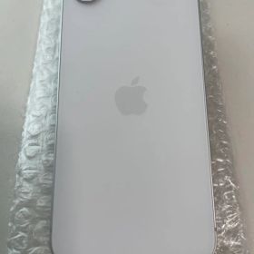 美品 iPhone16e 128GB ホワイト バッテリー100% 充放電3回