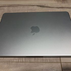 【ほぼ未使用・美品】MacBook Neo 512G シルバー