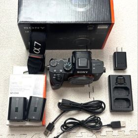 【美品】SONY α7III ボディ ミラーレス一眼 ワンオーナー オマケ付