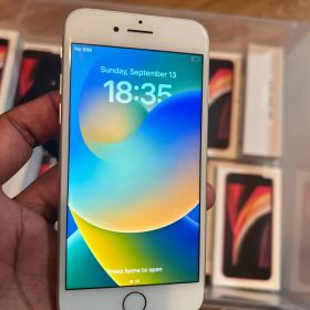 Apple iPhone 8 64GB 本体