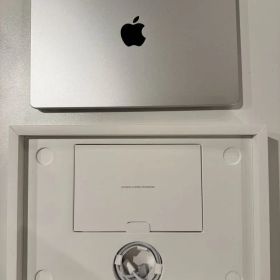 【ほぼ未使用】MacBook Pro 14インチ M5Pro 24GB 1TB