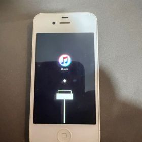 Apple iPhone 4S ホワイト 本体