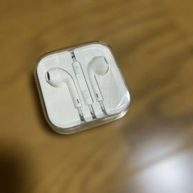 未使用、新品Apple EarPods with 3.5mm Plug