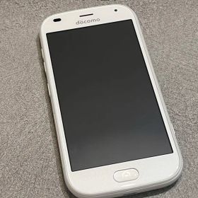 らくらくスマートフォン F-42A Docomo 新品 22,999円 中古 4,300円