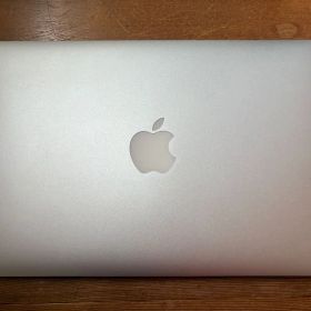 MacBook Air 11 4GB/128GB 箱・充電器付 希望者におまけ付
