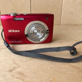 ニコン COOLPIX A100 レッド ジャンク(D28)