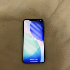 Apple iPhone 13 本体 ホワイト