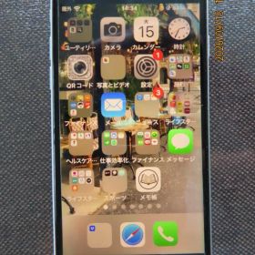 Apple iPhone SE 本体 ホワイト