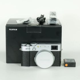[良品 | シャッター数1,800回] FUJIFILM X100VI [シルバー] | コンパクトデジタルカメラ