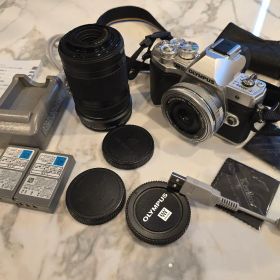 【レンズ一つ故障】OLYMPUS OM-D E-M10 Mark III 本体