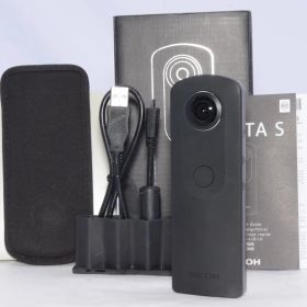 RICOH THETA S ブラック 360度全天球カメラ 360° Full HD 30fps フルハイビジョン動画 25分間連続撮影可能 精度の高い自然なスティッチング HDR合成撮影で明暗差のある室内撮影もきれいに撮影できます 910720