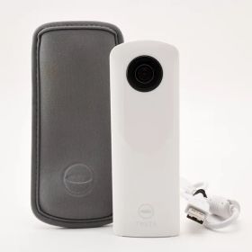 ＜並品＞ RICOH THETA SC2 ホワイト｜360度全天球カメラ｜外観綺麗｜レンズ面キズあり｜通常撮影写り込みなし