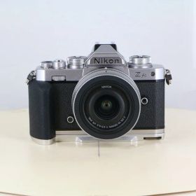 【中古】(ニコン) Nikon Zfc+16-50 VR レンズキット シルバー