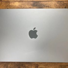 美品：MacBook Air M2 2022 8GB 512GB スペースグレイ