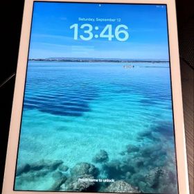 Apple iPad 第6世代 本体