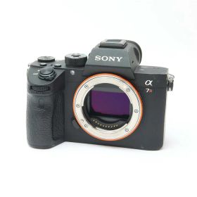 【中古品】《並品》 SONY α7RIII ボディ ILCE-7RM3 【底アシ・液晶モニター・コントロールホイールスイッチ部品交換/各部点検済】 [ デジタルカメラ ]