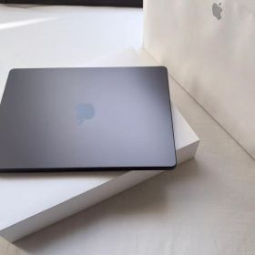 Macbook Pro M5 14inch メモリ24GB SSD1TB