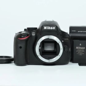 【美品】 ニコン Nikon D5100 ボディ 《ショット数4136》