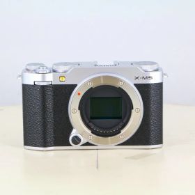 【中古】(フジフイルム) FUJIFILM X-M5 シルバー ボディ