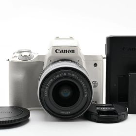 ★ショット数1000回以下★ キヤノン Canon EOS Kiss M ボディ ホワイト + EF-M 15-45mm F3.5-6.3 充電器付き ARYM6607 #597