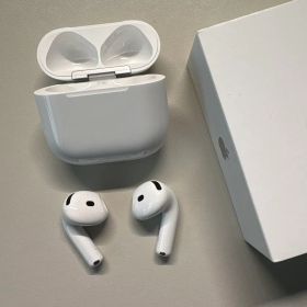 Apple AirPods4 本体 ノイズキャンセリング搭載モデル