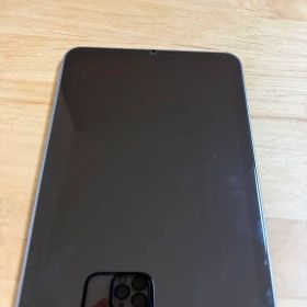 iPad mini 第７世代 Wi-Fiモデル 色々付いてます。