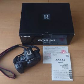 Canon EOS R6 Mark II 本体と付属品