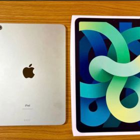 Apple iPad Air 4 カバー付き