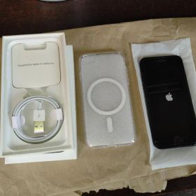 iPhone SE2 MHGP3J/A Black 64GB (ケース付き)