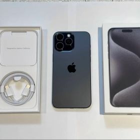 【美品】iPhone 15 Pro Max 256GB ブラックチタニウム