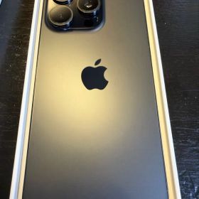 iPhone 16 Pro 256GB ブラックチタニウム