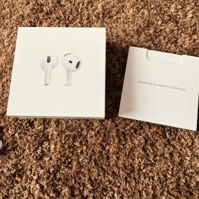 Apple AirPods 4 本体