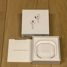 【美品】Apple AirPods 4 本体 アクティブノイズキャンセリング搭載