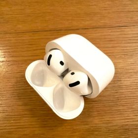 Apple アップル 純正 AirPods 4 ワイヤレスイヤホン