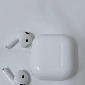 Apple AirPods 4 (アクティブノイズキャンセリング搭載モデル)