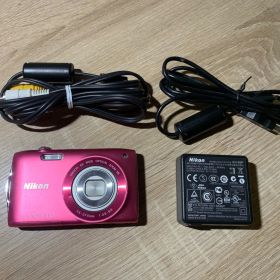 2741 Nikon COOLPIX S3300 ピンク 動作確認済み デジカメ【ネ】