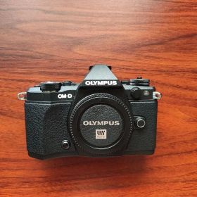 OLYMPUS OM-D E-M5 Mark II ボディ