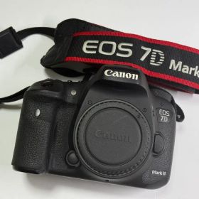 Canon EOS 7D Mark II ボディ