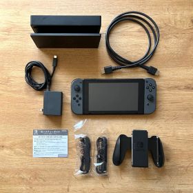 [美品]Nintendo Switch本体箱付＋純正ケース⁠