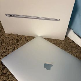 Apple MacBook Air 本体
