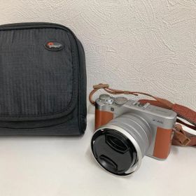 Y304 FUJIFILM X-A5 レンズキット カメラポーチ 動作未確認