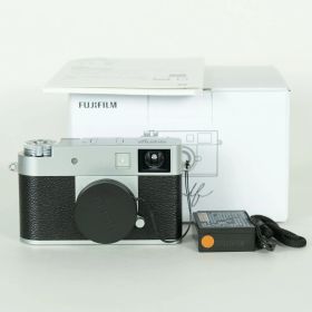 [新品同様 | シャッター数100回未満] FUJIFILM X half X-HF1 [シルバー] | コンパクトデジタルカメラ