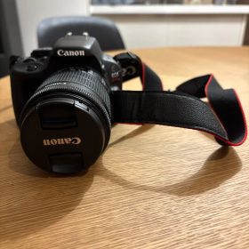 Canon EOS Kiss X7