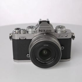 【中古】(ニコン) Nikon Z FC 16-50 VR レンズキツト シルバー