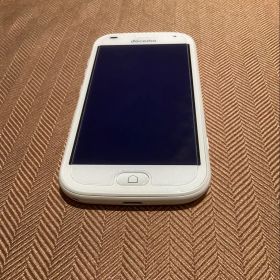 docomo らくらくスマートフォン F-42A 本体 ホワイト