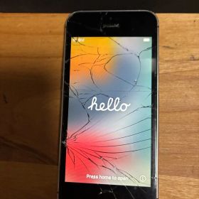 Apple iPhone SE 第1世代 ブラック64GB 画面割 ジャンク