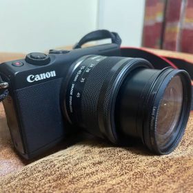 Canon EOS M100 ミラーレス ブラック 充電器バッテリーレンズカバー