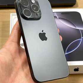 Apple iPhone 16 Pro 本体